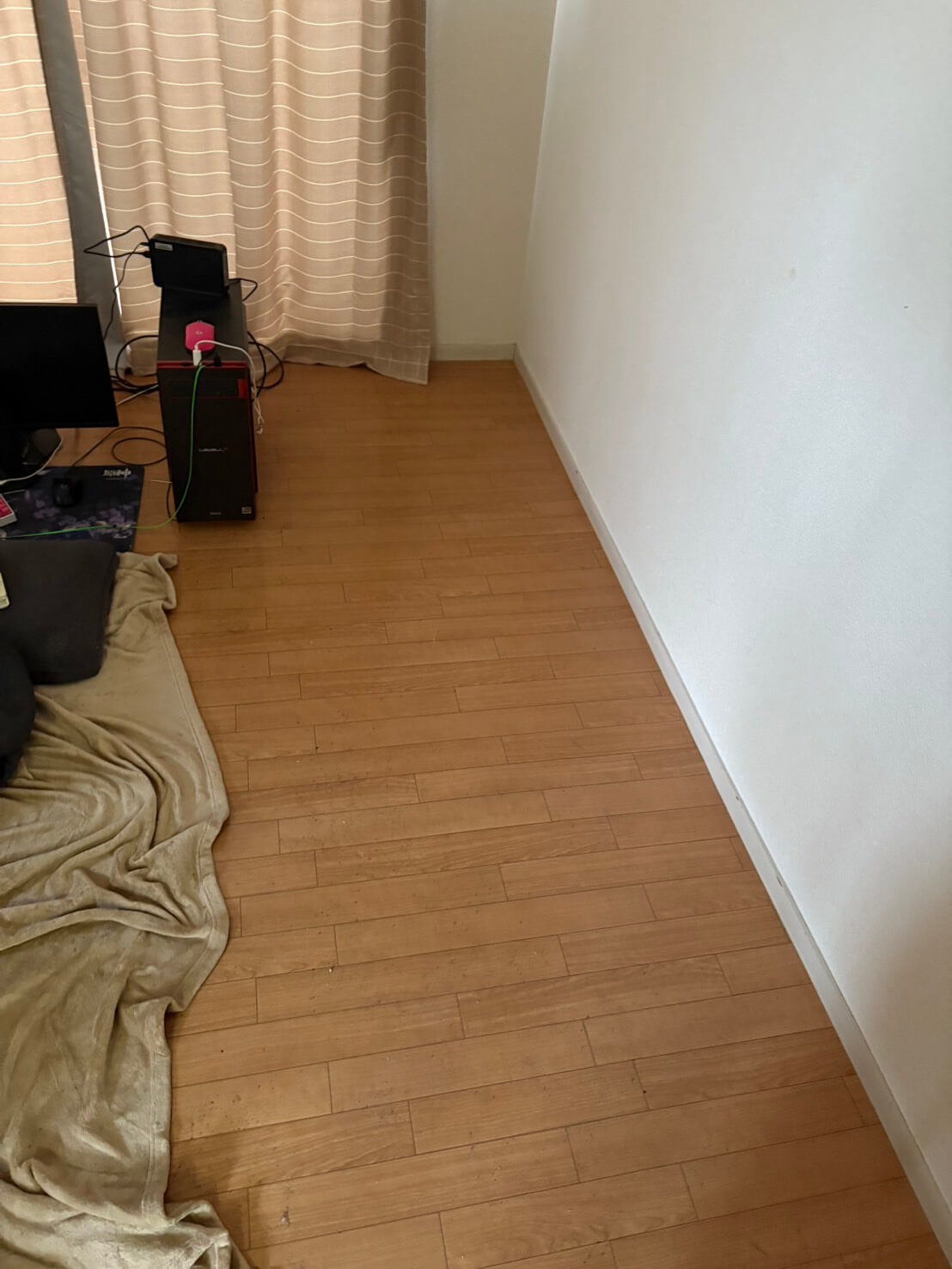 厚木市でのリビング右側の不用品回収後(A様)