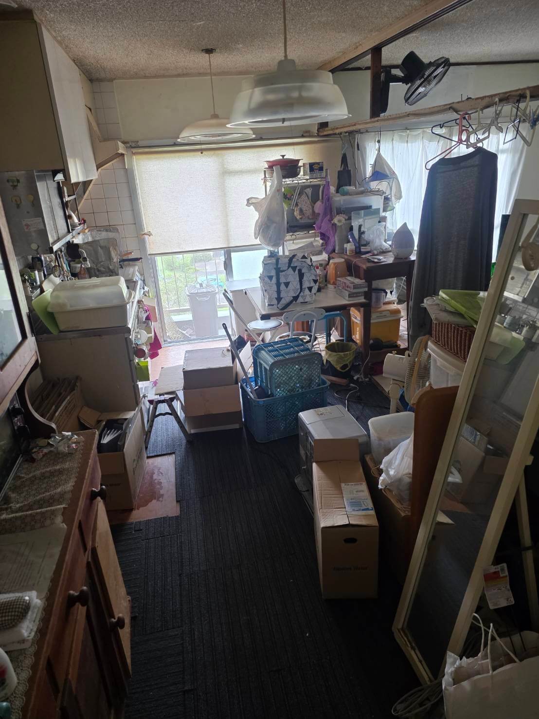千葉県八千代市でのダイニングキッチンのゴミ屋敷(猫屋敷)片付け前(C様)