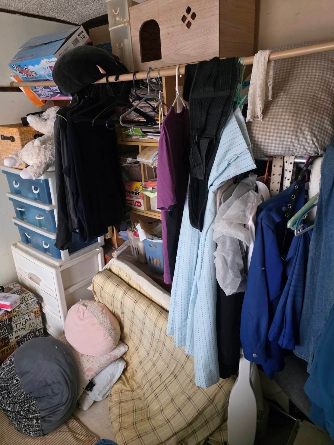 千葉県八千代市での寝室のゴミ屋敷(猫屋敷)片付け前①(C様)