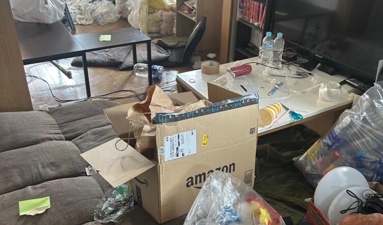 東京都世田谷区でのリビングの不用品回収前