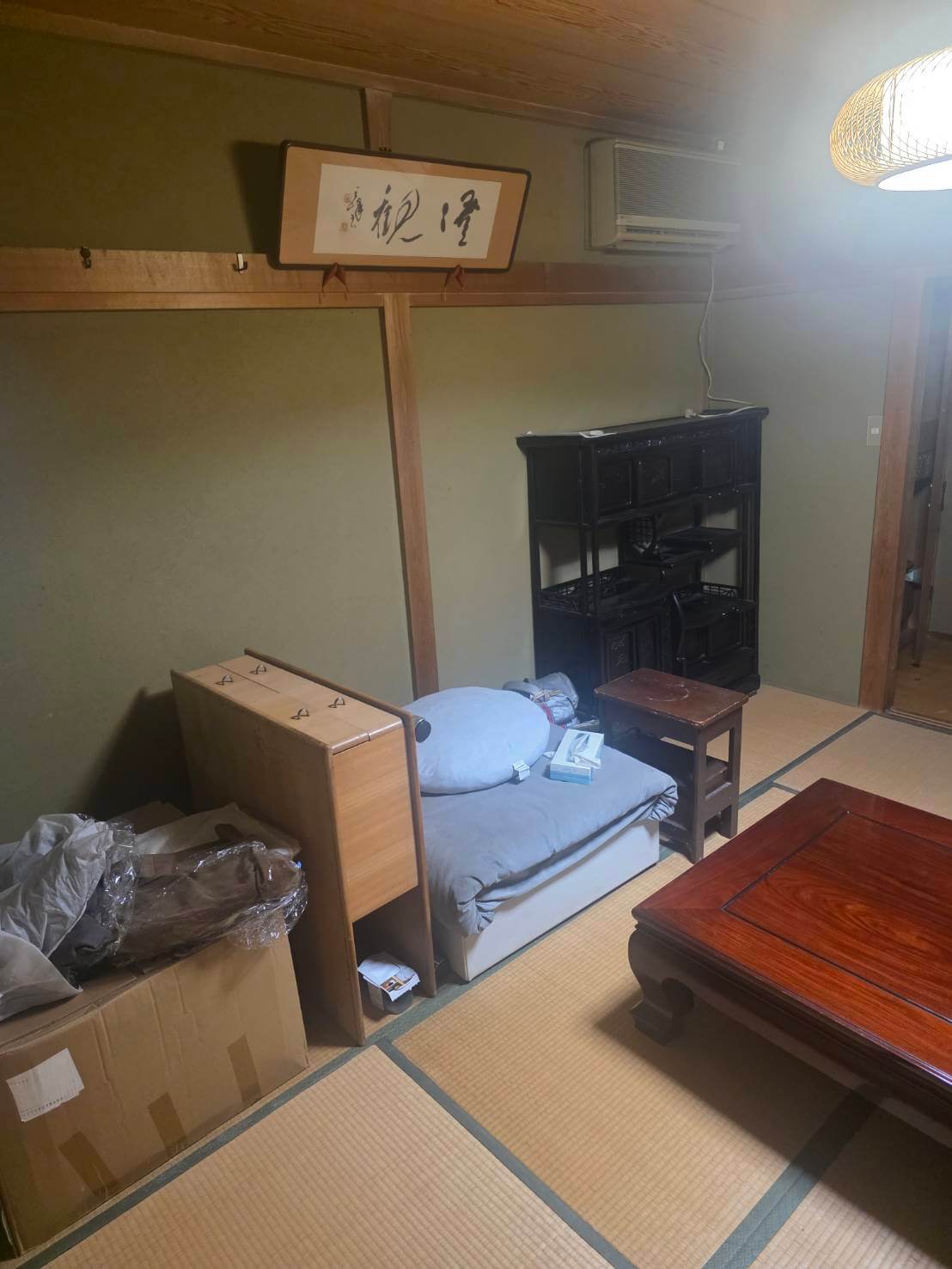 千葉県佐倉市での居間の遺品整理前